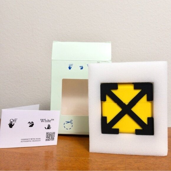NIB Off White Arrow Airpods Pro Case 3 Apple Yellow Black - Picture 1 of 7
